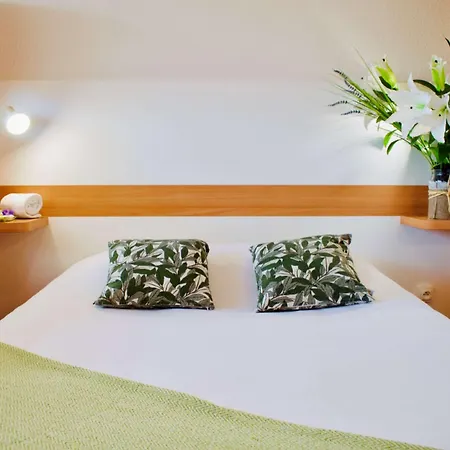 Kyriad Direct Bordeaux Sud 塞斯塔斯