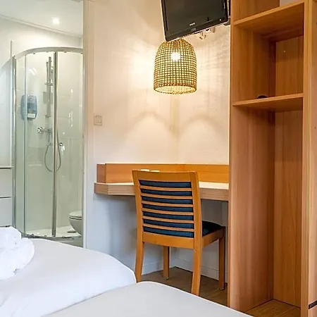 Hotel Kyriad Direct Bordeaux Sud Cestas 2*
