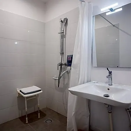 Hotel Kyriad Direct Bordeaux Sud 2*