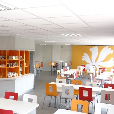 Kyriad Direct Bordeaux Sud 塞斯塔斯