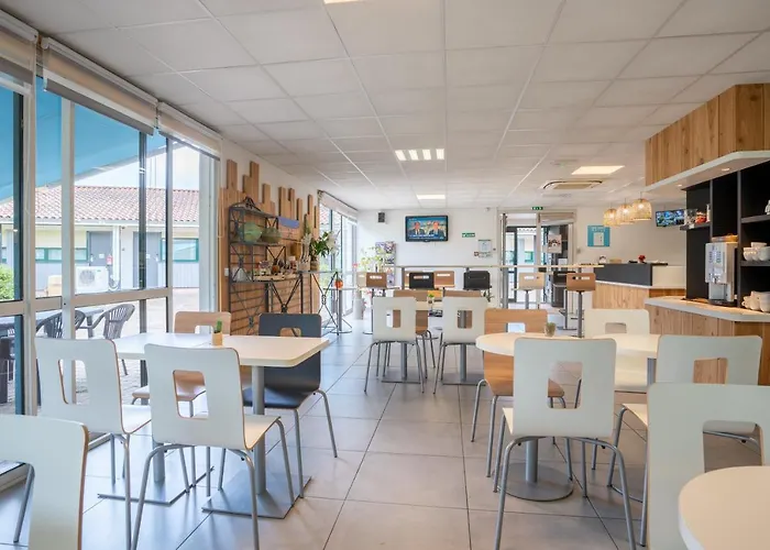 Otel Kyriad Direct Bordeaux Sud 2*