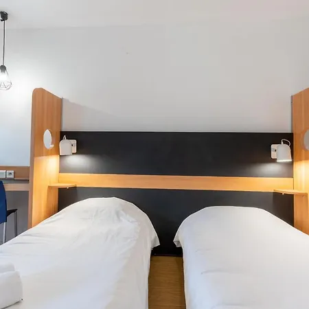 Hotel Kyriad Direct Bordeaux Sud Cestas 2*
